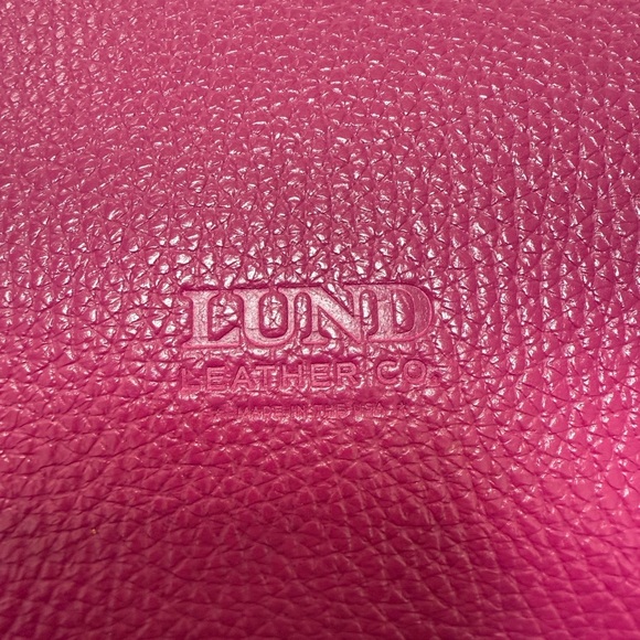 Like New! Lund Fuschia Leather Crossbody Bag - Picture 5 of 6